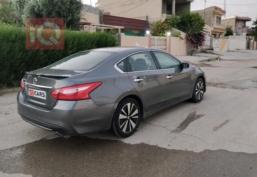 نيسان ألتيما